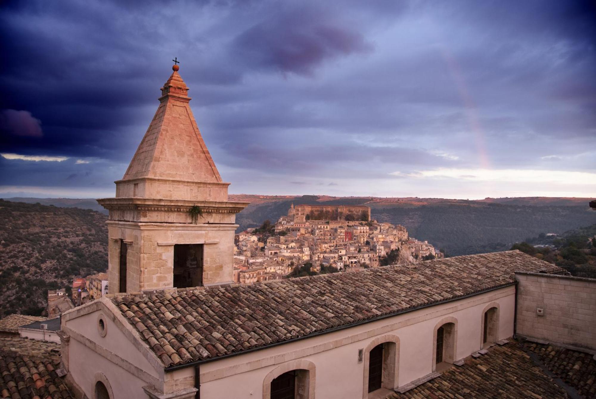 Le Sirene B&B Ragusa Bagian luar foto